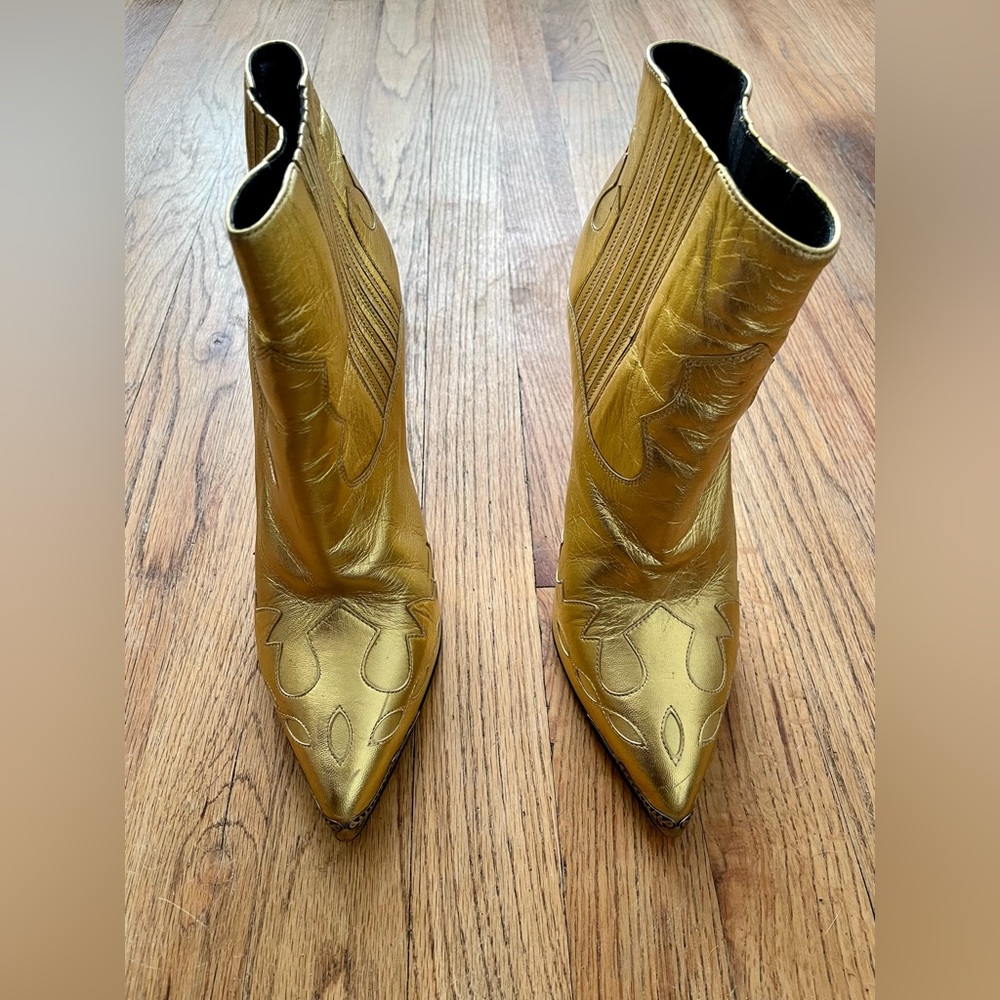 Pre-Loved Saint Laurent Western Heels!